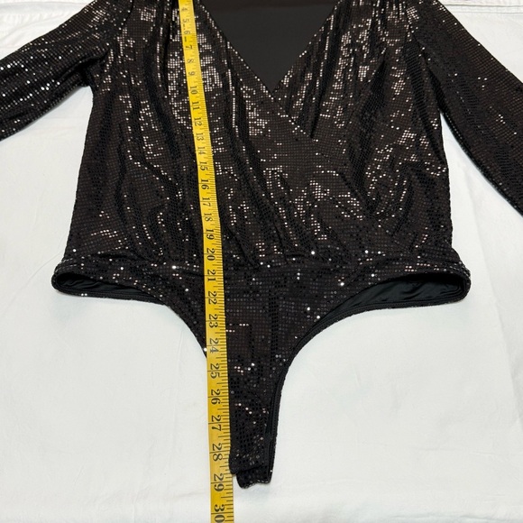 Guess Women’s Sequin Long Sleeve Body Size L Party Elegant - Picture 8 of 8